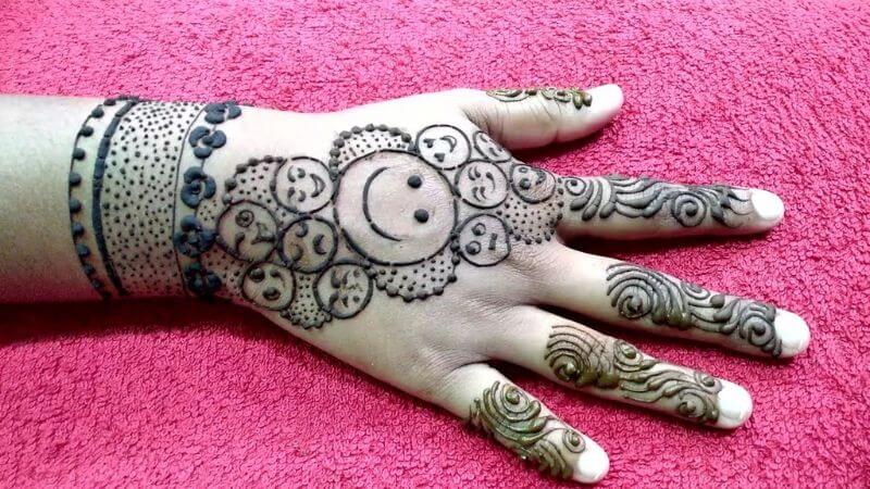 smiley face mehendi